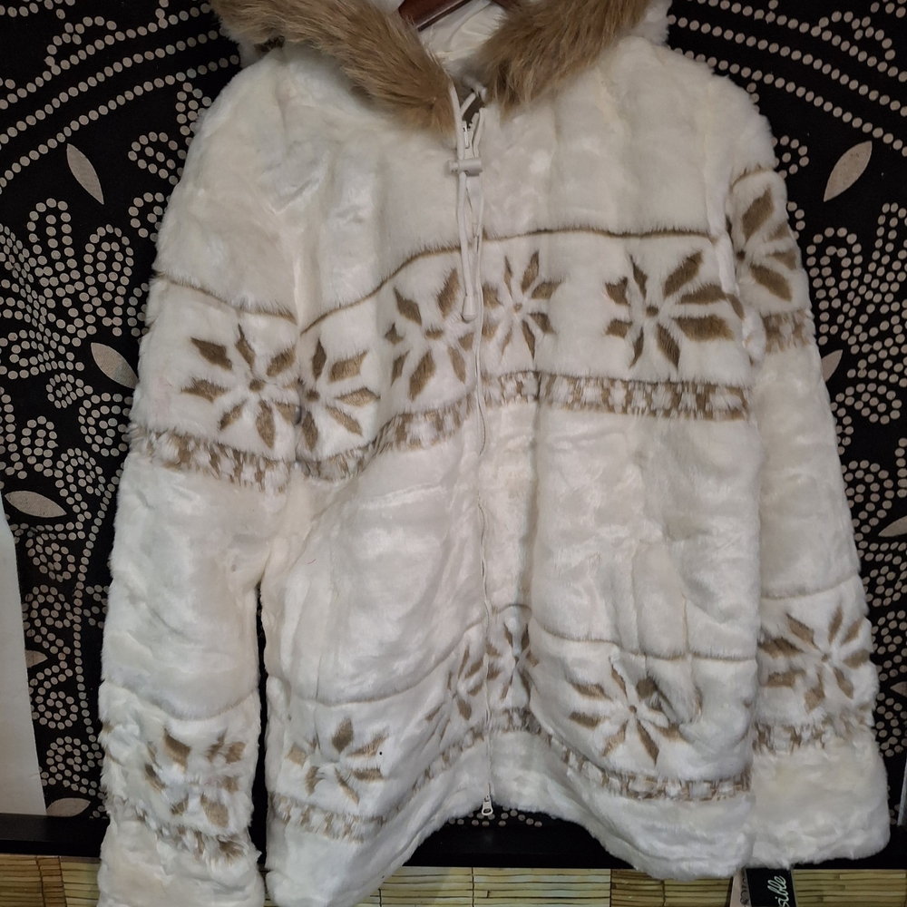 Elegant White and Tan Faux Fur Teddy Jacket